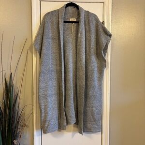 Universal thread one size gray kimono long cardigan excellent condition